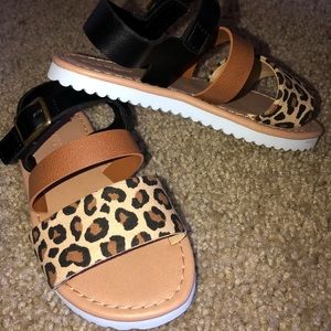 Girl leopard Sandal